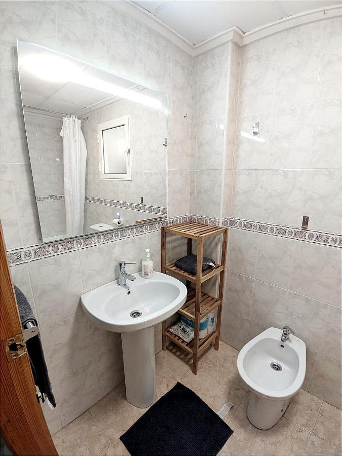 Modern Apartment 3Mins Walk To Playa Del Cura Beach Торевьиа Экстерьер фото